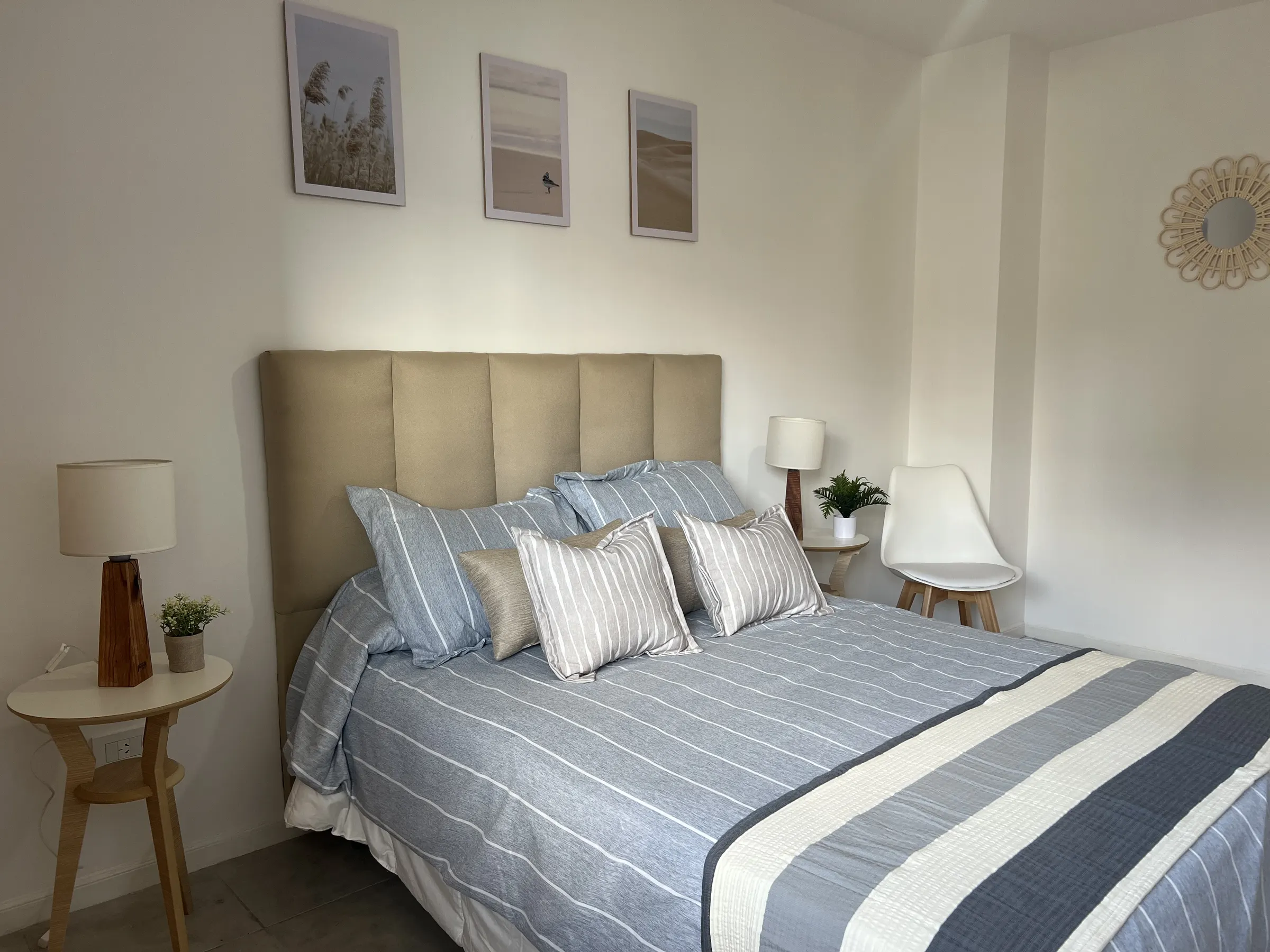 Pellegrini: dormitorio con cama doble